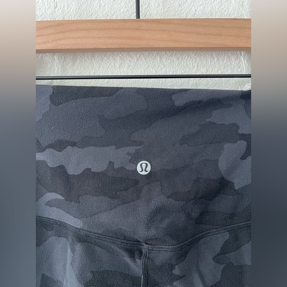 Lululemon Align Pant 28" | Heritage 365 Camo Deep Coal Multi | Size 6 - Picture 3 of 8